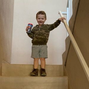 Meet your Posher, Cassandra